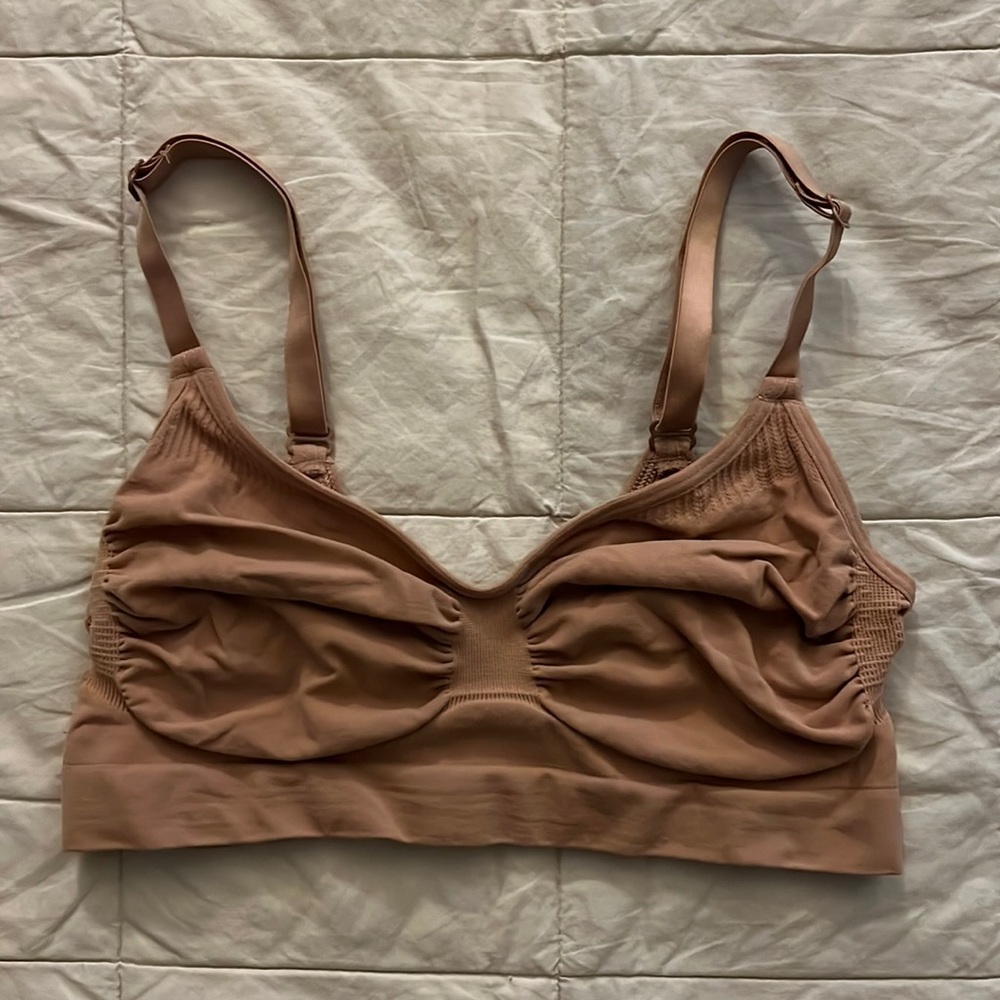 SKIMS SCULPTING BRALETTE